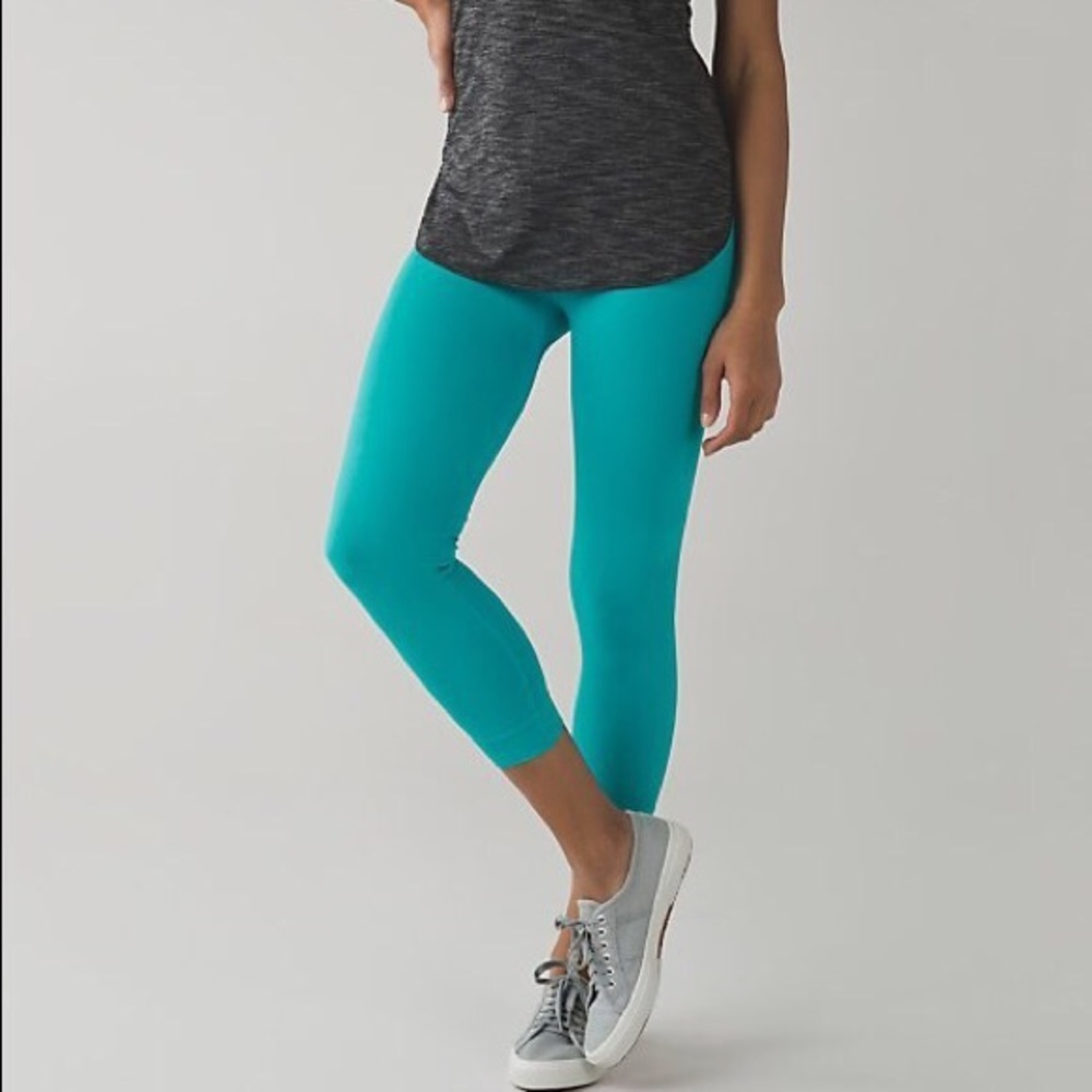 Lululemon Zone Cropped Turquoise Leggings